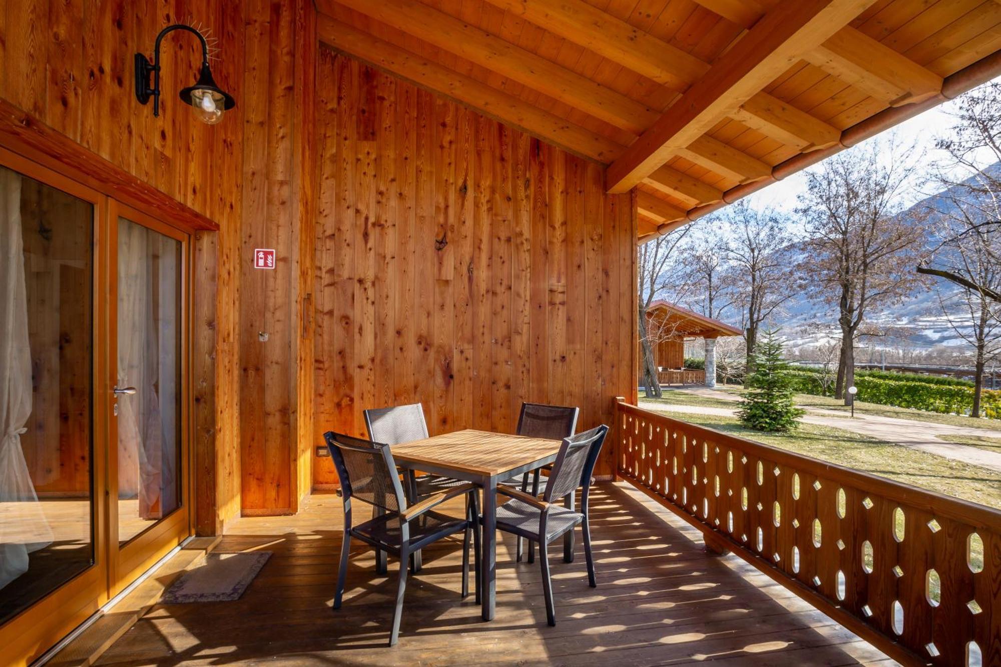 Lazy Bee Camping Village Aosta Bagian luar foto