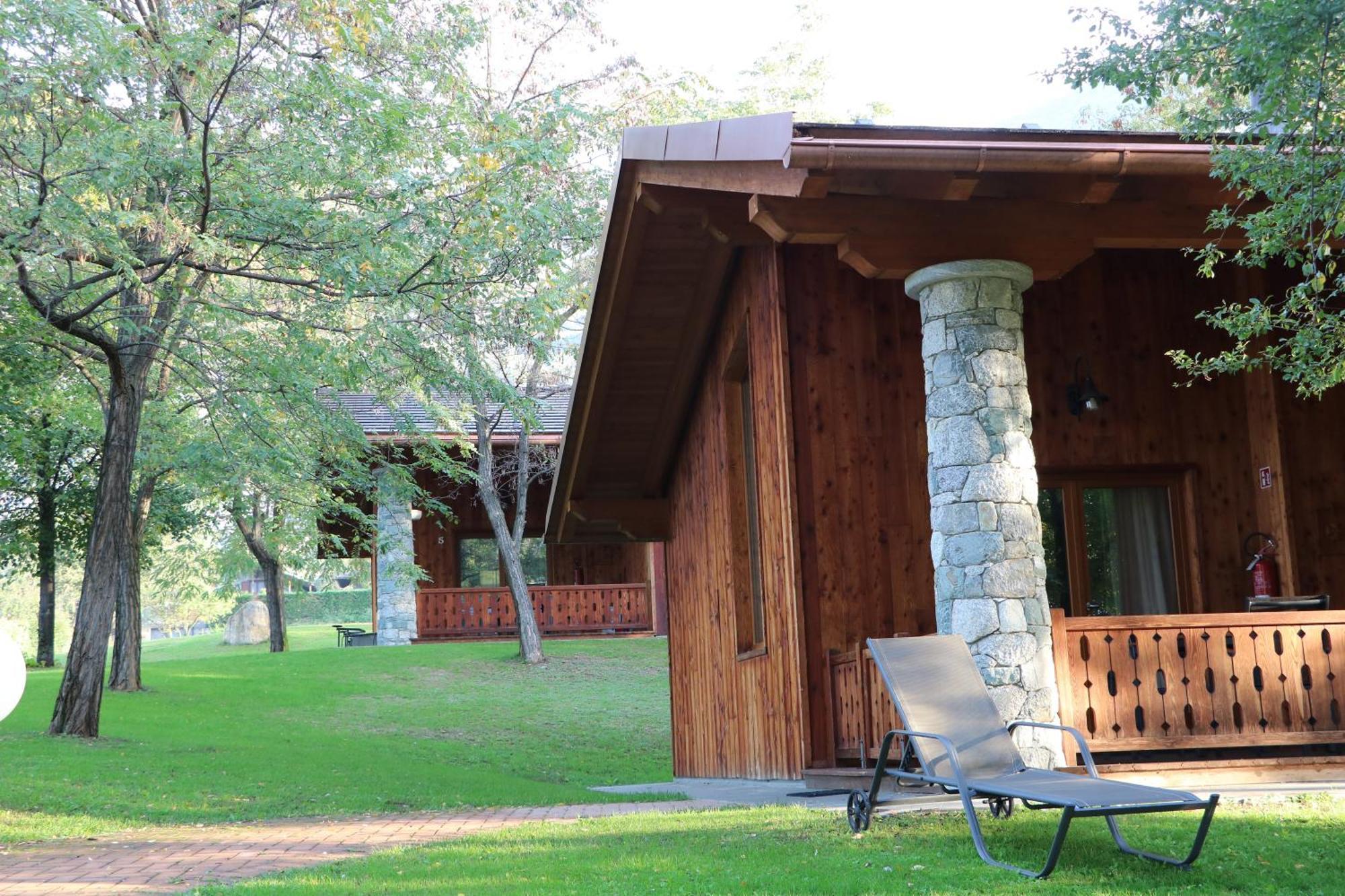 Lazy Bee Camping Village Aosta Bagian luar foto