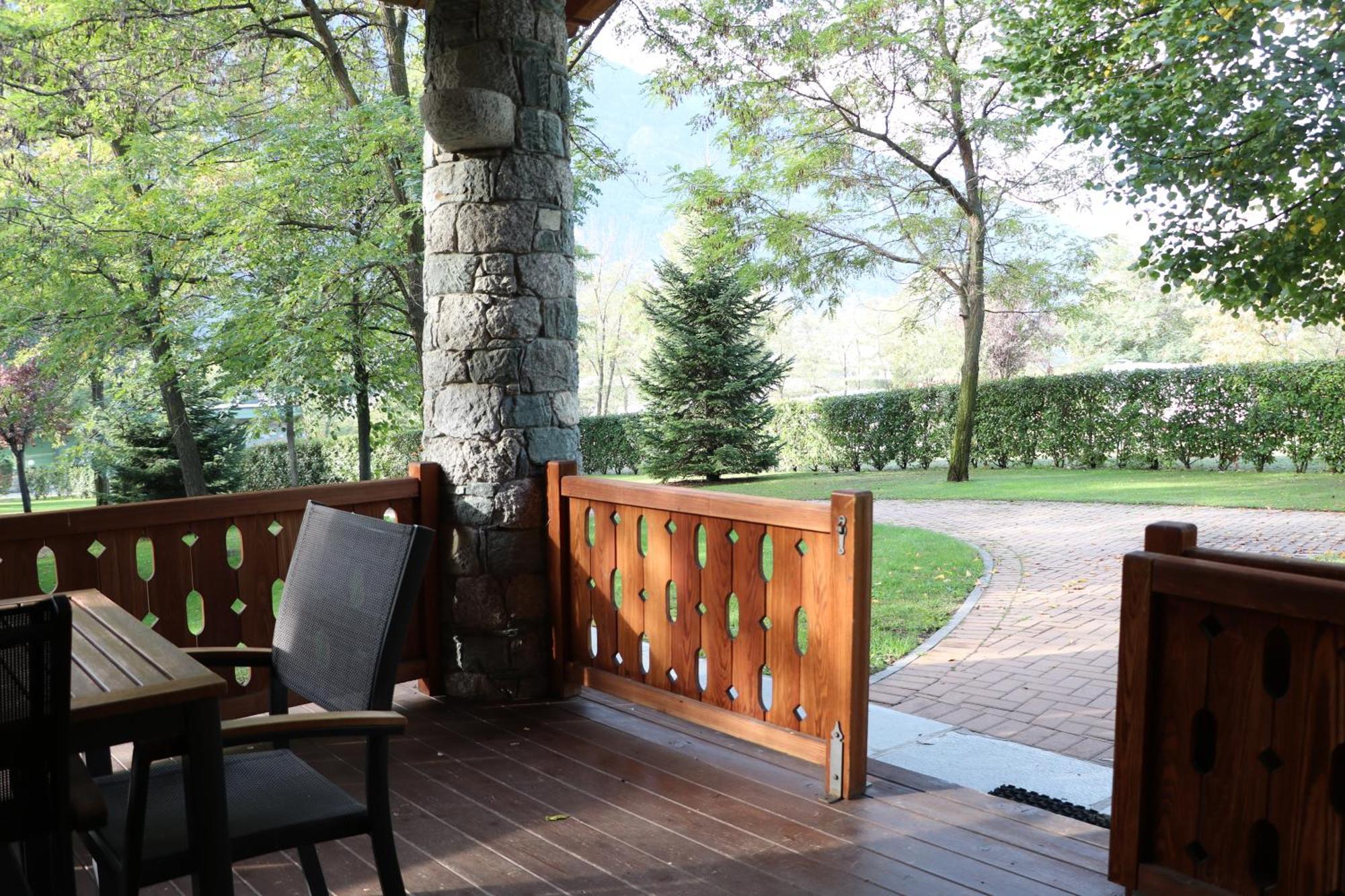 Lazy Bee Camping Village Aosta Bagian luar foto