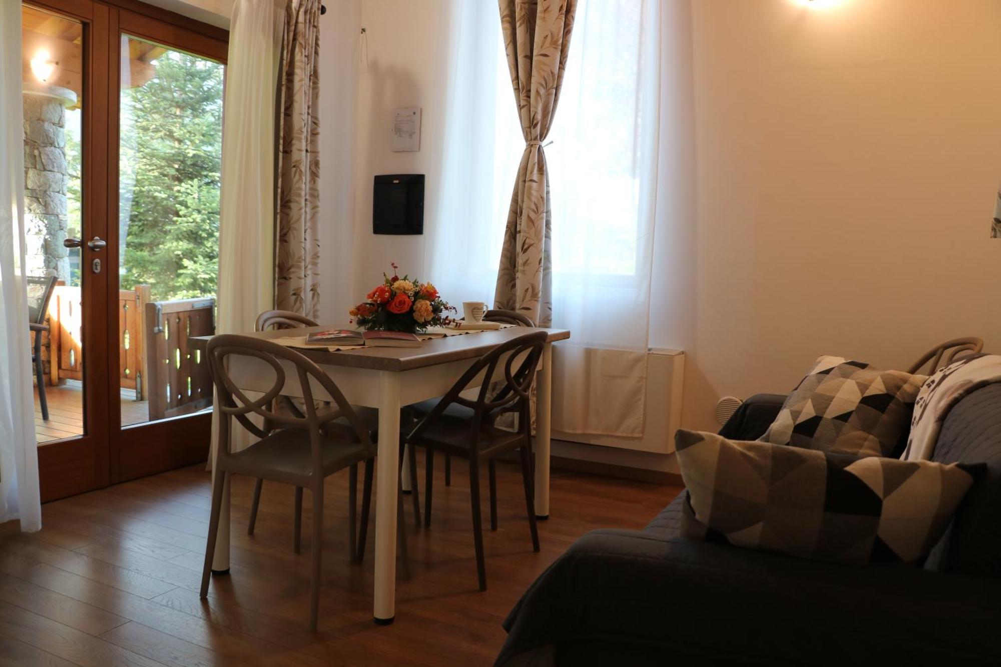 Lazy Bee Camping Village Aosta Bagian luar foto